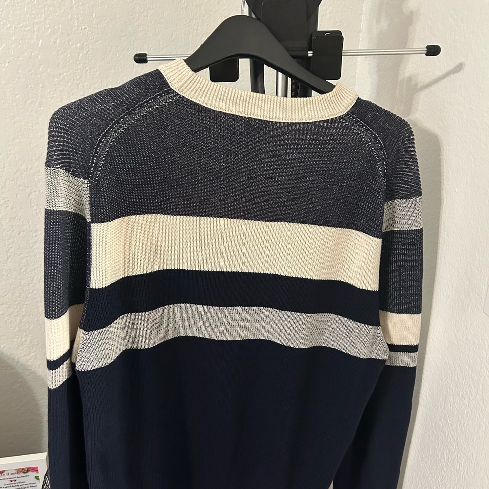 Modern fit boss orange sweater.. gently used/like a new